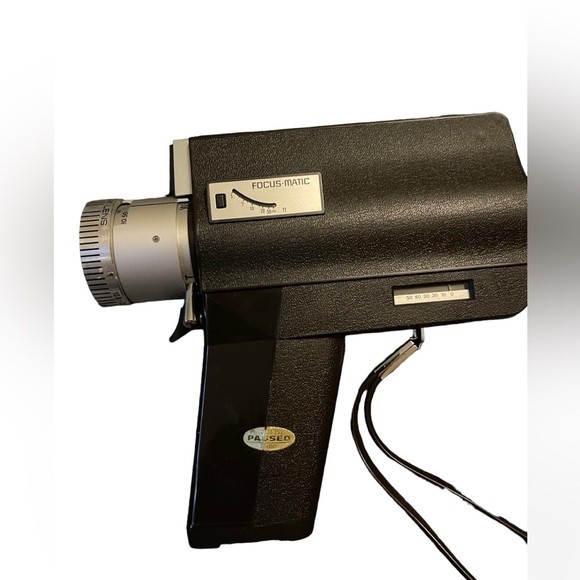 Vintage Bell & Howell 339 Autoload Focus-Matic 8mm Movie Camera + Original Case - Picture 7 of 11